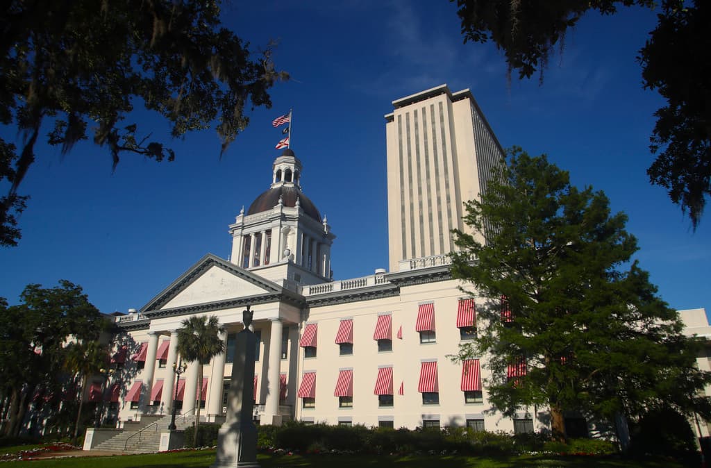 Propuesta de ley permitiría demandar a ciudades de Florida por crímenes de indocumentados