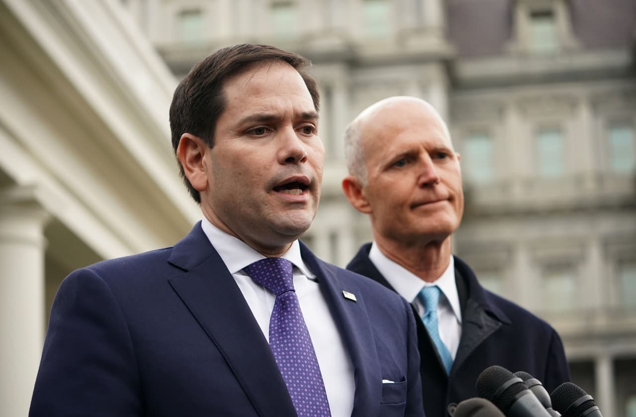 Marco Rubio y Rick Scott presentan ley para cancelar la prohibición de los CDC a los cruceros