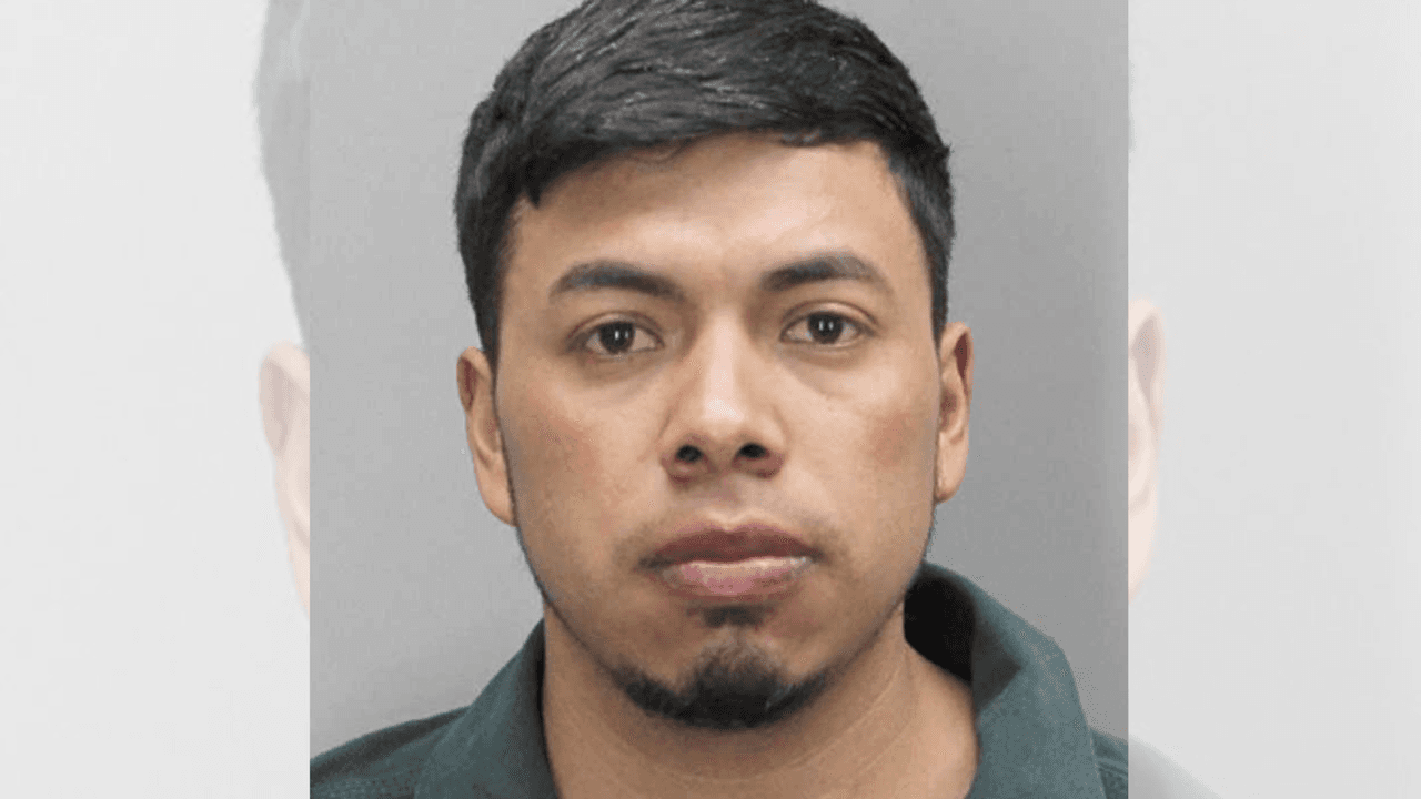 Hombre es acusado de asesinar a su hija de 3 meses en caso de maltrato infantil en Fairfax