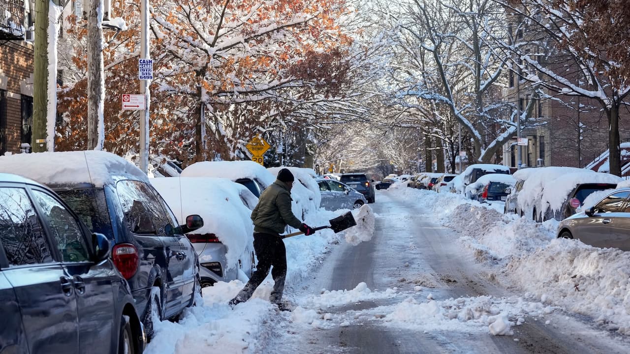 Multas en la ciudad de Nueva York por no limpiar nieve y hielo de la acera