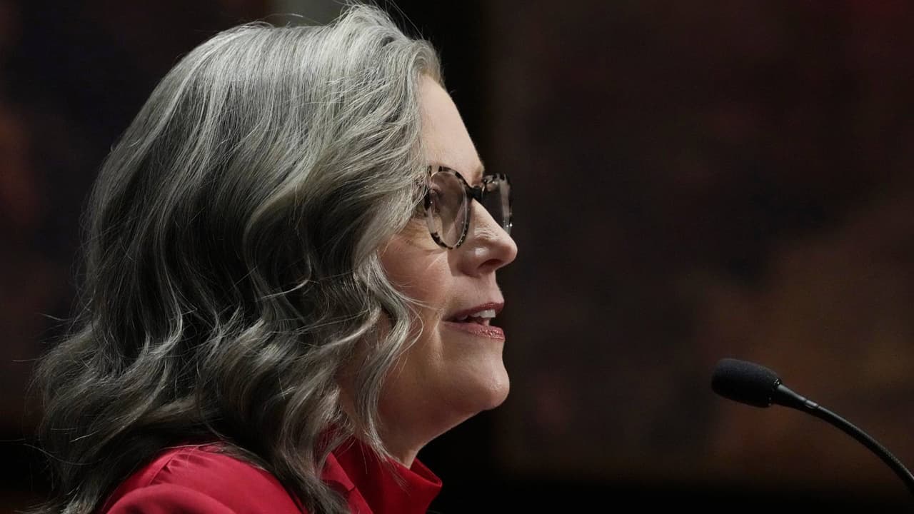 La gobernadora Hobbs veta el proyecto SB1051, que obligaría a los hospitales a preguntar estatus migratorio