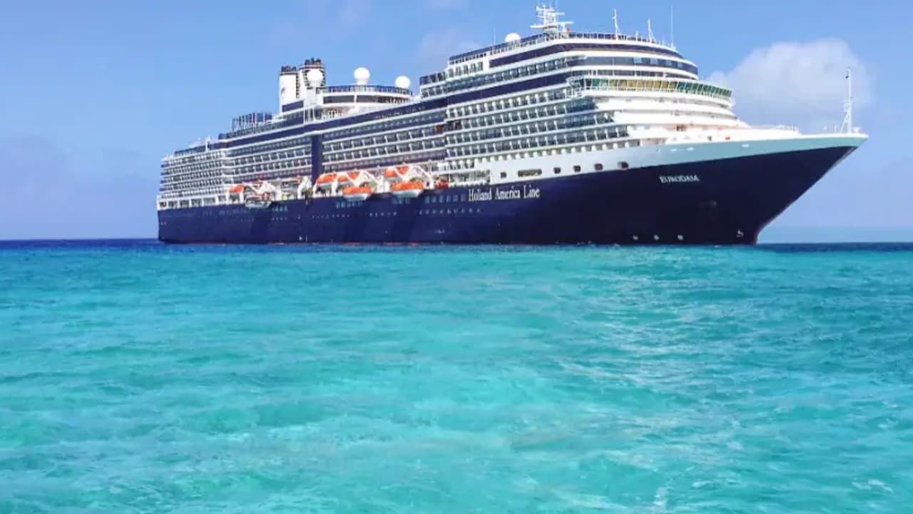 Pasajera de 77 años cae de crucero cerca de Cuba; suspenden búsqueda