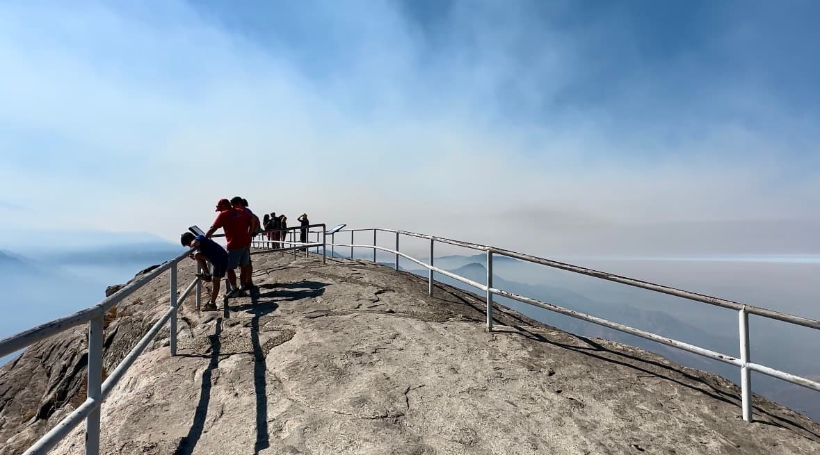 Moro Rock: la joya de granito en el corazón de Secuoya que puedes visitar en California