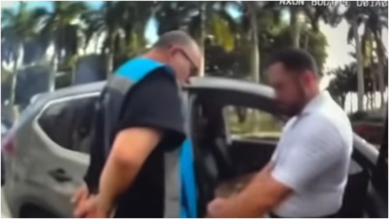 Hombre es acusado de robar paquetes en Doral: ¡Es repartidor de Uber y Amazon!