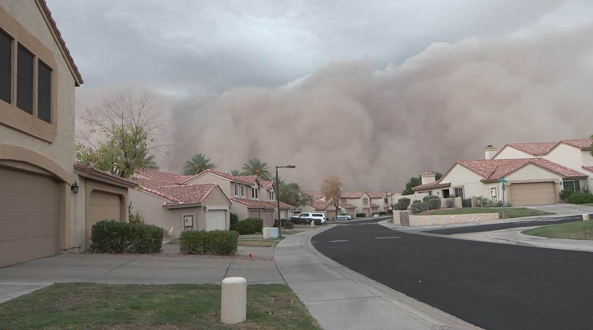 Incluso se vieron afectadas por algunos minutos las operaciones aéreas en Phoenix.
