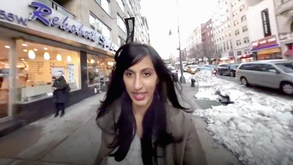 Rajpreet Heir estaba en la línea L del metro de New York con el propósito de ir a la fiesta de cumpleaños de un amigo en Manhattan, cuando de repente un hombre blanco comenzó a gritarle. "Ojalá fuera enviada "de regreso al Líbano" y dijo:
<b>"Usted no pertenece a este país"</b>.