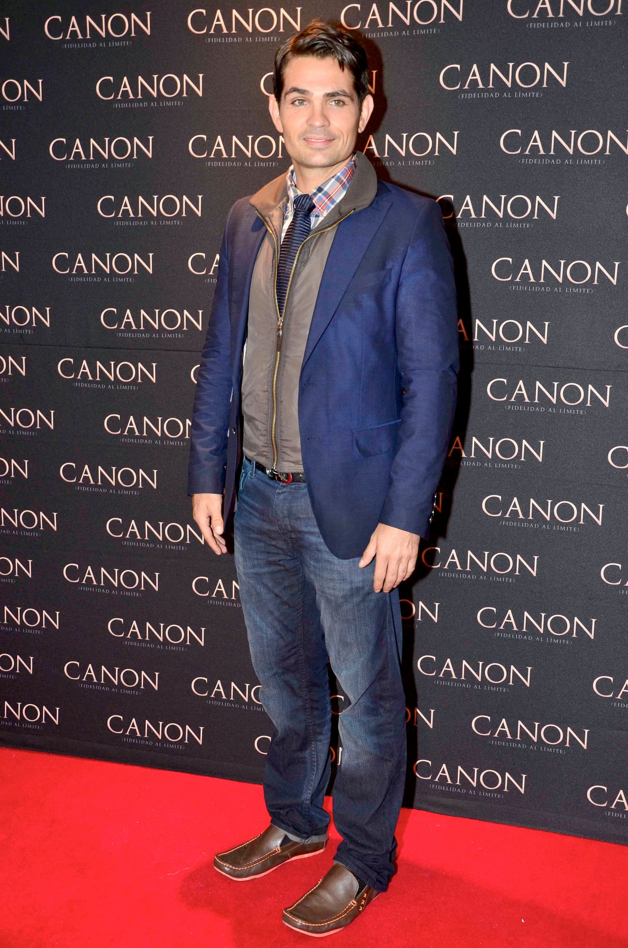 El actor mexicano
<b>Ferdinando Valencia </b>hizo una denuncia pública contra los médicos que atendieron a
<b><a href="https://www.univision.com/famosos/milagro-mensaje-ferdinando-valencia-tuvo-un-momento-especial-y-cree-que-pudo-ser-una-senal-de-su-hijo-dante-fotos" target="_blank">su hijo Dante</a></b>, a quien dijo que "lo fueron matando".