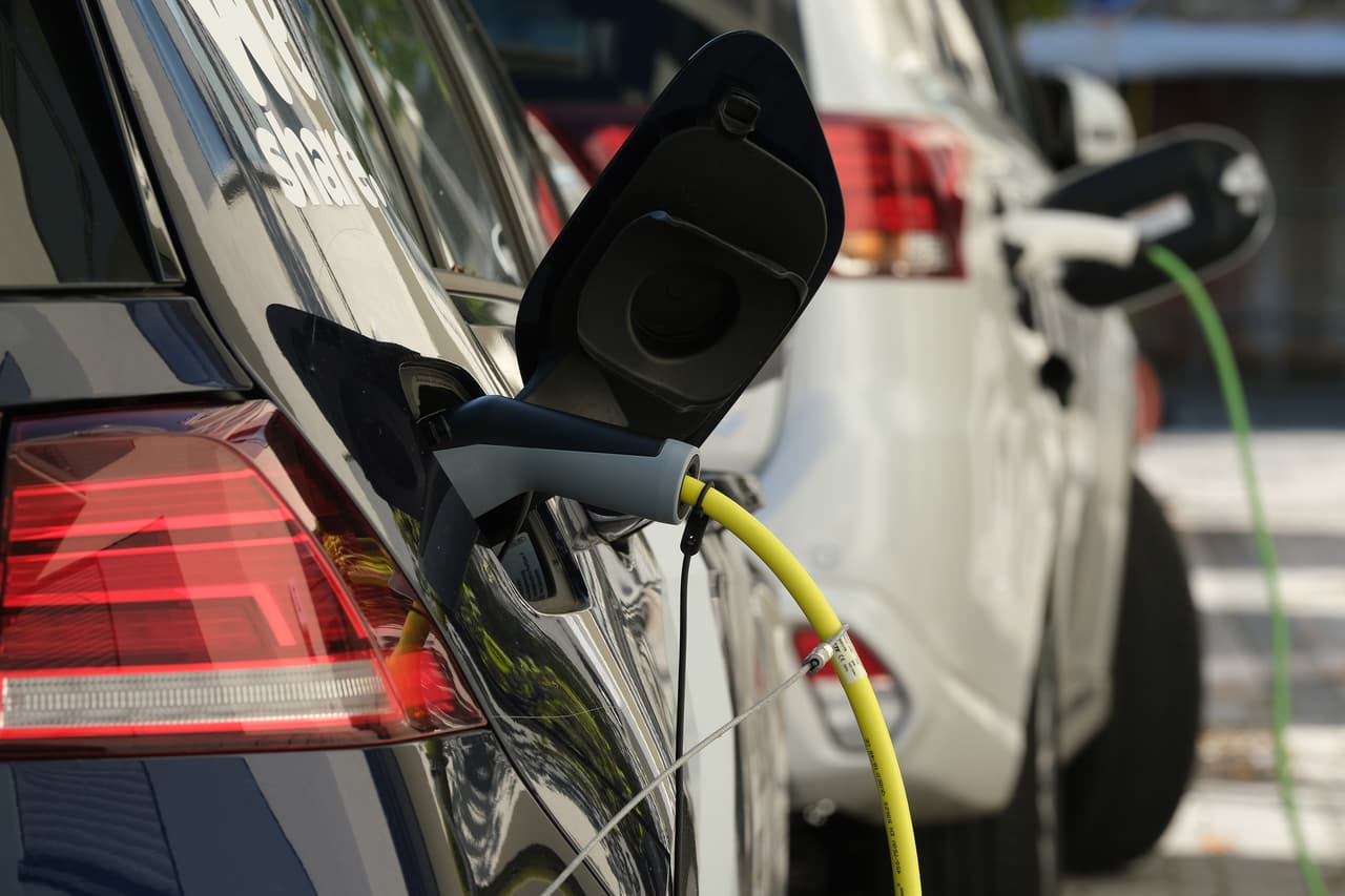 Texas planifica colocar estaciones de carga para autos eléctricos cada 50 millas en carreteras interestatales