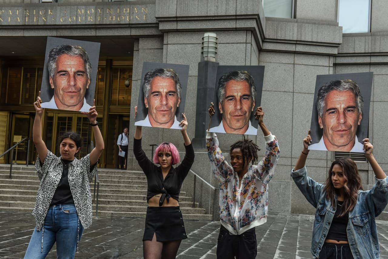 Hechos insólitos, pero ciertos, que mantienen el caso Epstein en la mente de los votantes de Trump