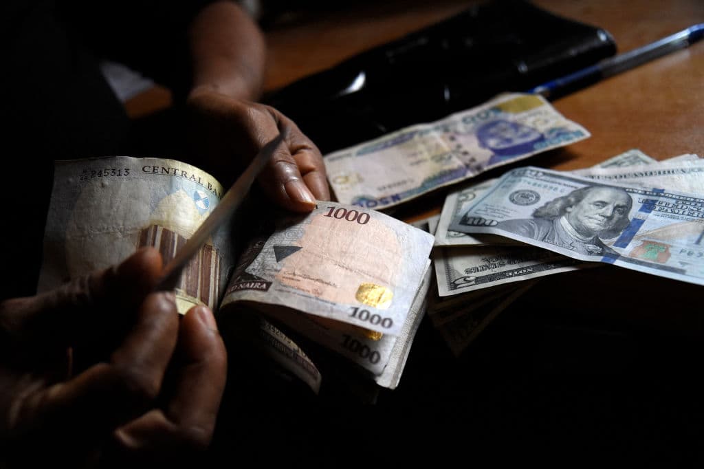 <b>Posición 8: Nigeria.</b> De acuerdo con el reporte del Banco Mundial, el país africano recibió
<b>$17,000 millones en remesas en 2020</b>. Los principales factores que sostuvieron los flujos de dinero incluyeron los estímulos fiscales aplicados en los países anfitriones, que mejoraron las condiciones económicas con respecto a las previsiones del organismo.