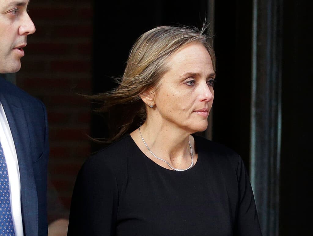 Jueza acusada de ayudar a inmigrante a evadir al ICE recibe reprimenda pública del máximo tribunal de Massachussetts