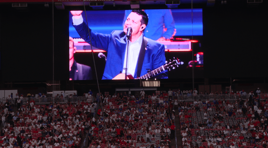 Antes de las 11 de la mañana, hora programada para el comienzo del evento, se dieron algunas presentaciones musicales.