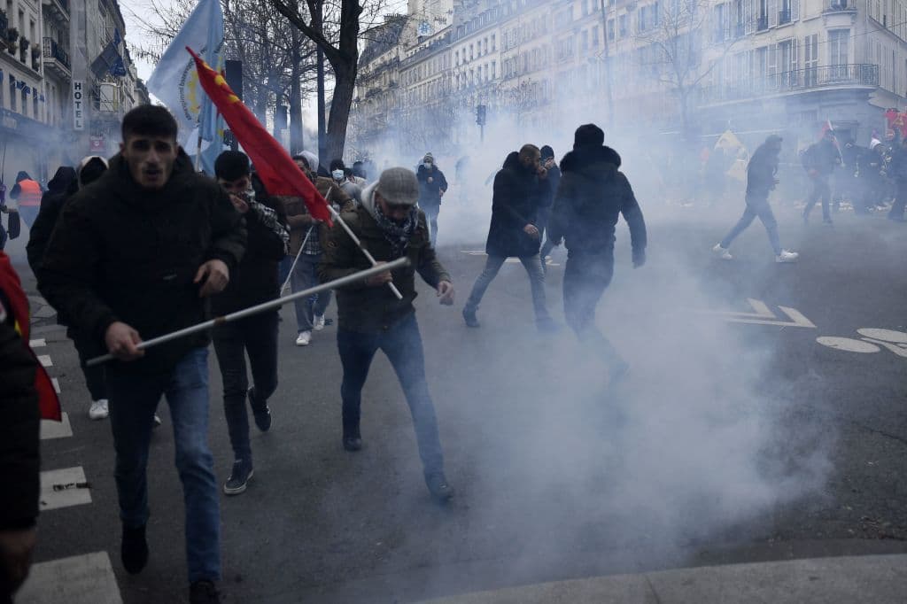 Disturbios en París tras ataque racista contra minoría kurda: el agresor "quería atacar a extranjeros"