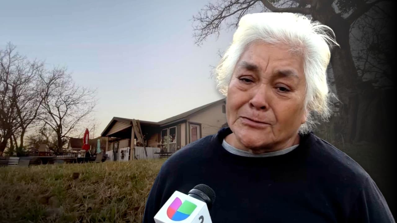 Abuela perdió su casa en un incendio en Arlington y hoy vive con sus nietos en el patio trasero