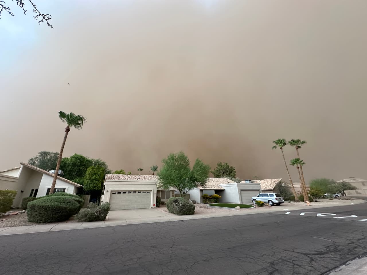 También quien se encuentra en casa, debe tomar medidas para evitar cualquier daño.