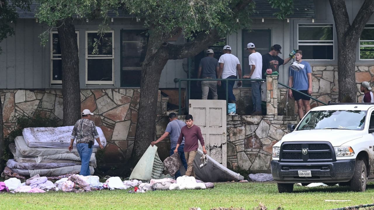 ¿Quieres ayudar a los afectados por las inundaciones en el condado de Kerr?: Te explicamos cómo hacerlo
