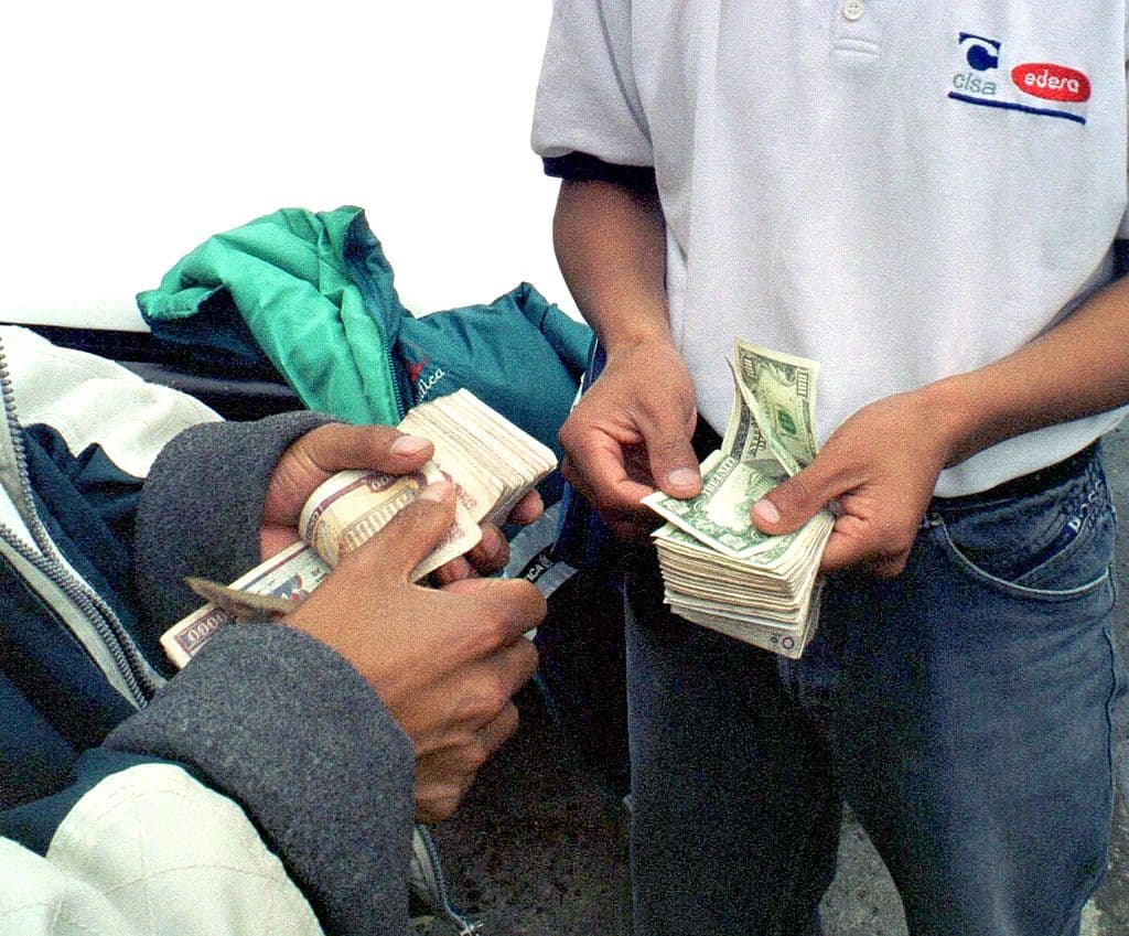 <b>8.</b>
<b>Ecuador.</b> En 2020 llegaron
<b>$3,300 millones a la nación</b>. Muchos migrantes del país se encuentran en Europa, en particular en España.