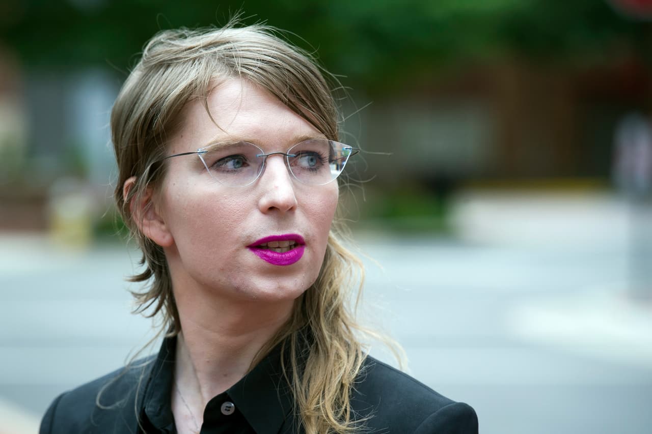 Hospitalizan a Chelsea Manning tras un intento de suicidio, informan sus abogados