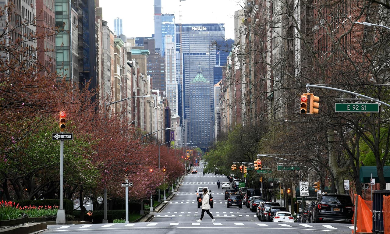 Nueva York podría empezar a quitar las restricciones del coronavirus en junio, según modelo