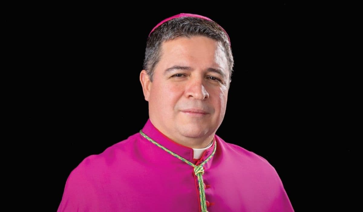 El papa León XIV nombra obispo en EEUU a un exinmigrante indocumentado que llegó de El Salvador