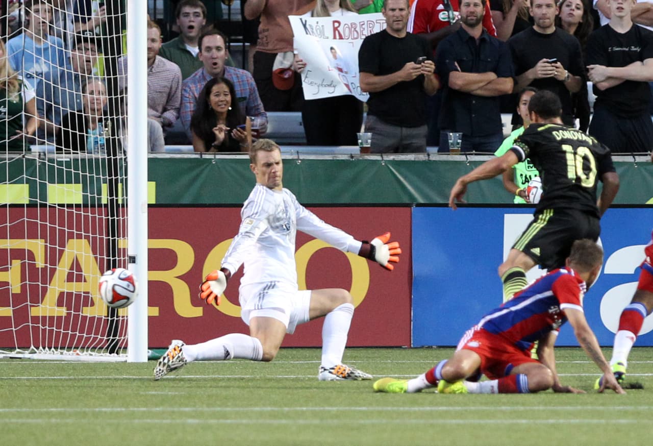 Con la participación del Bayern Múnich, varios campeones del mundo de Alemania jugaron el All-Star, como el caso del arquero Manuel Neuer.