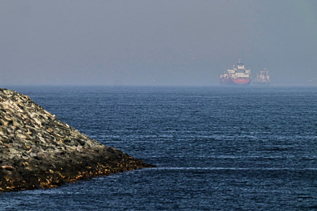 Donald Trump vuelve a amenazar con "borrar de la faz de la Tierra" a Irán si la República Islámica ataca a barcos estadounidenses en el estrecho de Ormuz