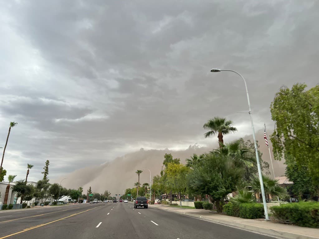 Sin embargo, miles de familias a las que SRP les suministra el servicio también se vieron afectadas.