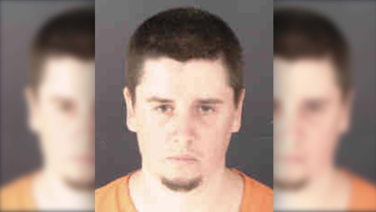 Arrestan a hombre por apuñalar a una persona sin razón alguna en Sarasota