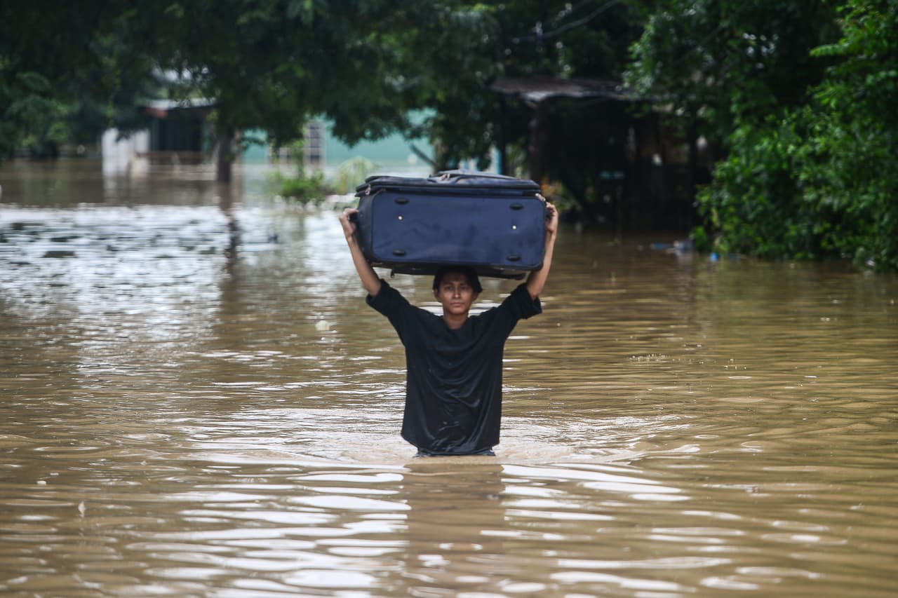 La inundación en Yoro, Honduras. La comunidad de Villanueva, al sur de la ciudad de San Pedro Sula, amaneció bajo el agua debido al desbordamiento del río Ulúa, aunque no se reportó ninguna víctima.