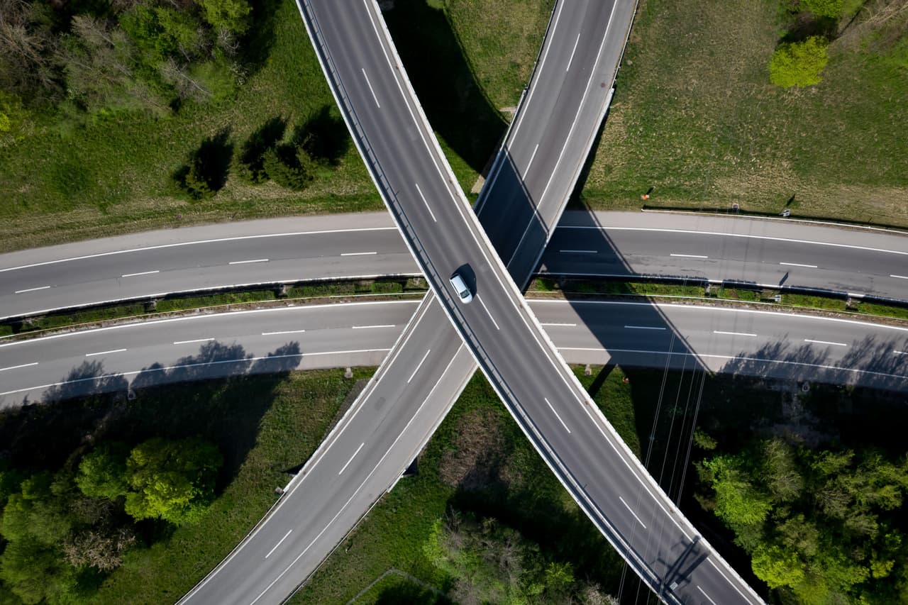Una intersección de autopistas en Ecublens, Suiza. 12 de abril.
<br>