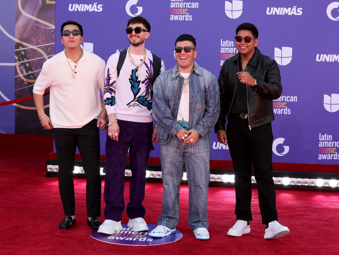 Eslabon Armado se presentó en el show de Jimmy Fallon ¿enviaron indirecta a Peso Pluma?