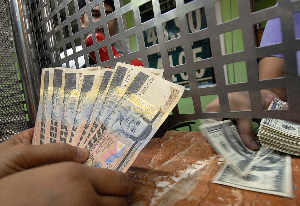 <b>Posición 4: Filipinas</b>. De acuerdo con el reporte del Banco Mundial, el país del sur de Asia recibió
<b>$35,000 millones en remesas en 2020</b>. Se espera que los flujos de remesas hacia los países de ingreso bajo y mediano aumenten en 2021 un 2.6% para alcanzar los $553,000 millones.