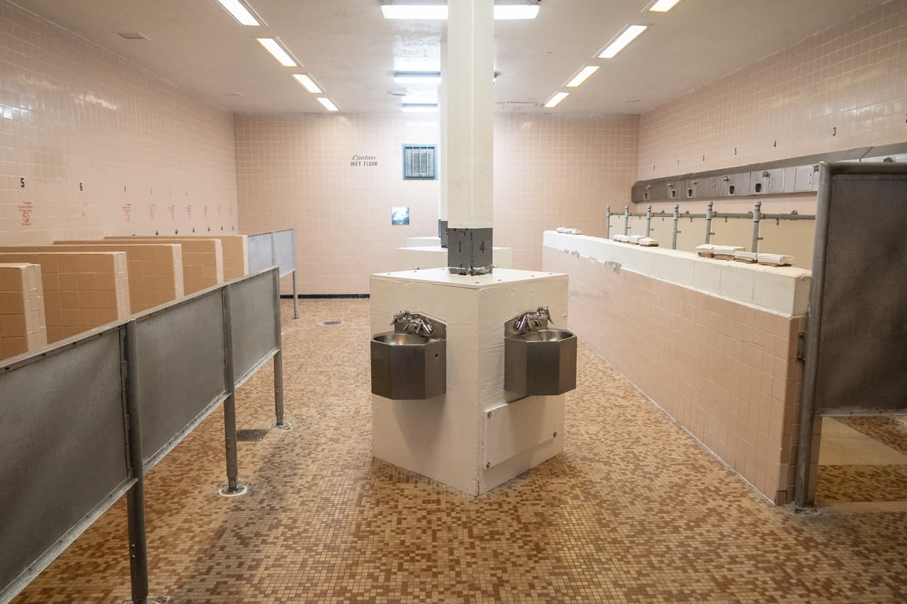 Después de abrir Alcatraz de los Caimanes, DeSantis justificó la construcción de este segundo centro de detención diciendo que la administración del presidente Donald Trump necesita capacidad adicional para retener y deportar a más inmigrantes.