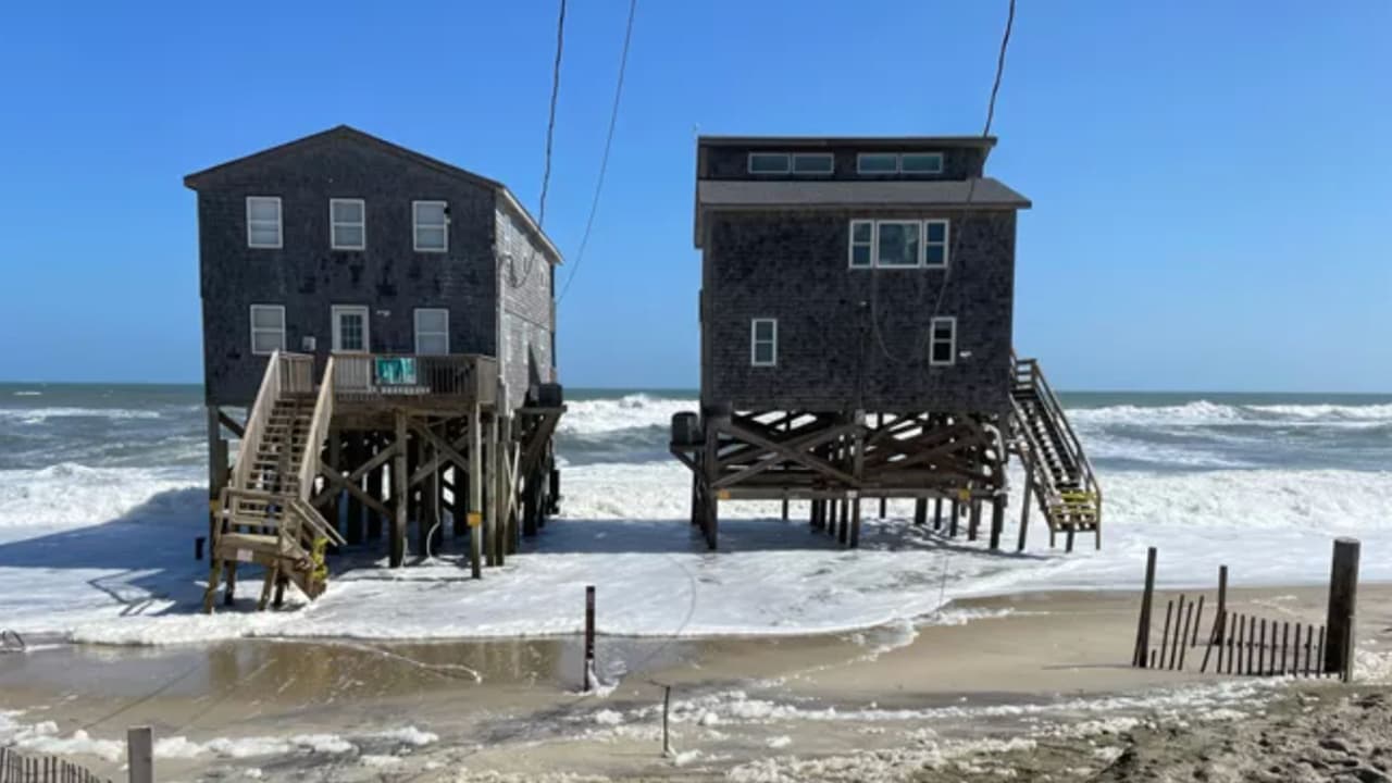 Colapsa una casa en una playa de Carolina del Norte, es la séptima en caer en los últimos 4 años
