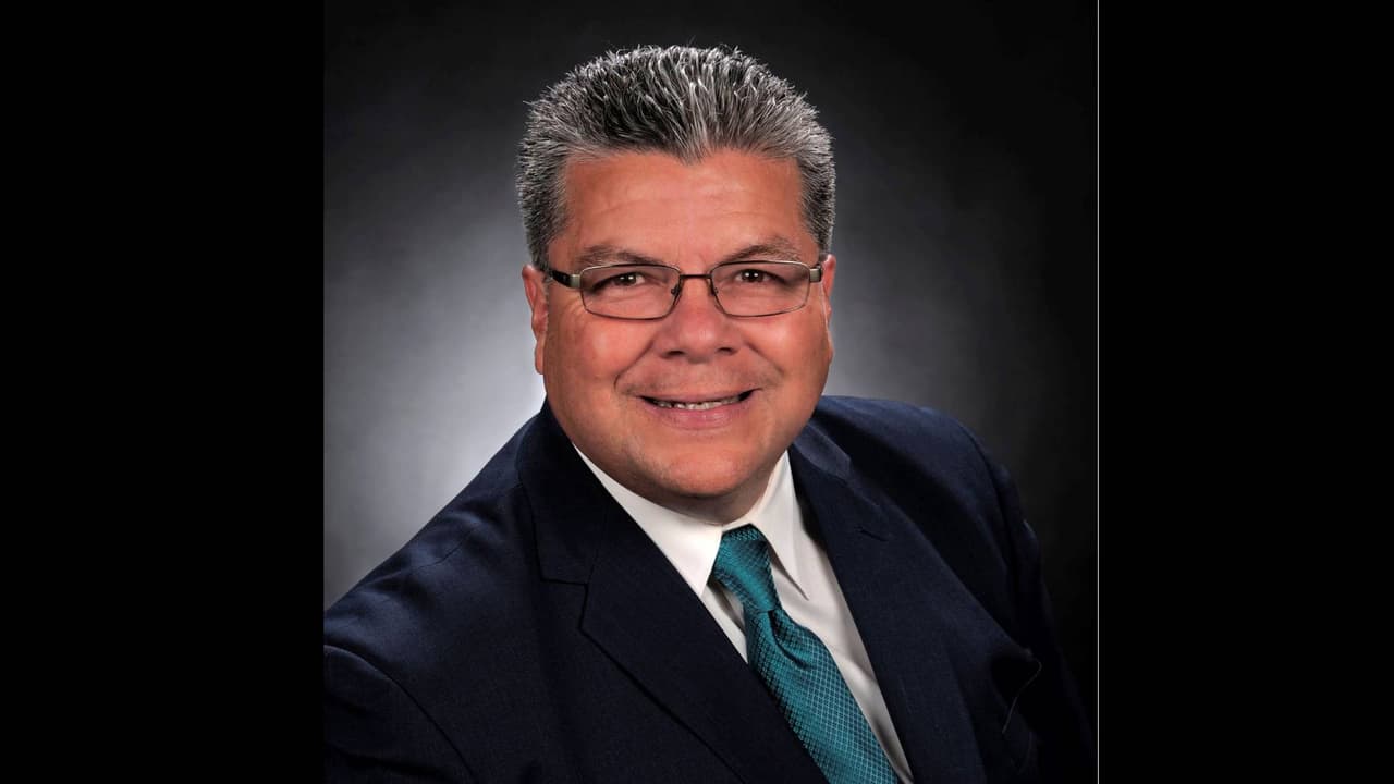 Mesquite tiene a su primer alcalde hispano, un hecho histórico en el norte de Texas
