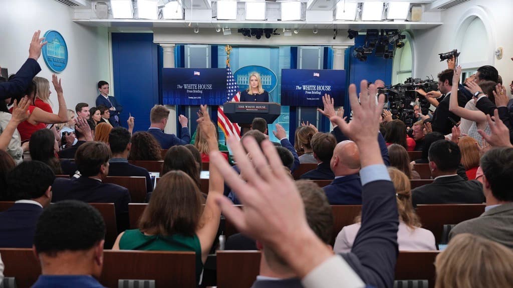 Leavitt destaca mejoras en la economía de Estados Unidos: Bajaron precios de medicinas y rentas