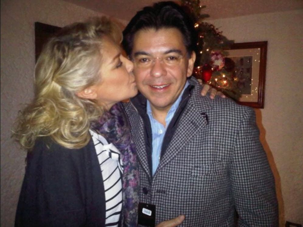 "Yo conocí a Gaby Michel como conductora de 'XETU' y luego nos encontrábamos en algunos estudios haciendo publicidad. Después me la volví a encontrar en el programa de Chabelo porque ella tenía una participación ahí también, en la parte de producción. Ella también estuvo como encargada de las edecanes y en cuestión de dirección escénica y cosas así", relató a
<a href="https://www.lasestrellas.tv/espectaculos-1/famosos-1/jorge-alberto-aguilera-padrastro-aislinn-derbez-relacion-kailani" target="_blank">Las Estrellas</a>.
<br>