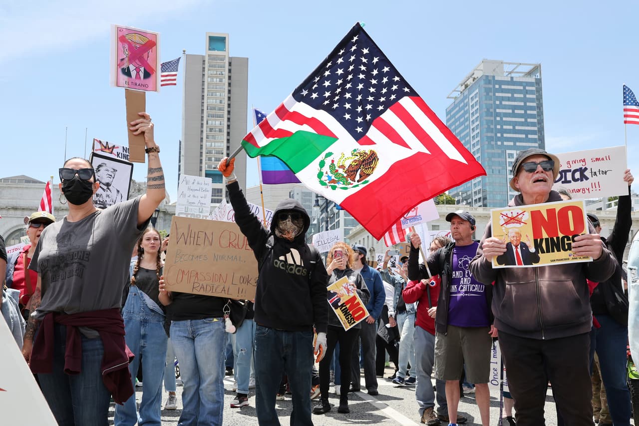 Área de la Bahía alza la voz con protestas “No Kings” contra las políticas antimigrantes de Trump