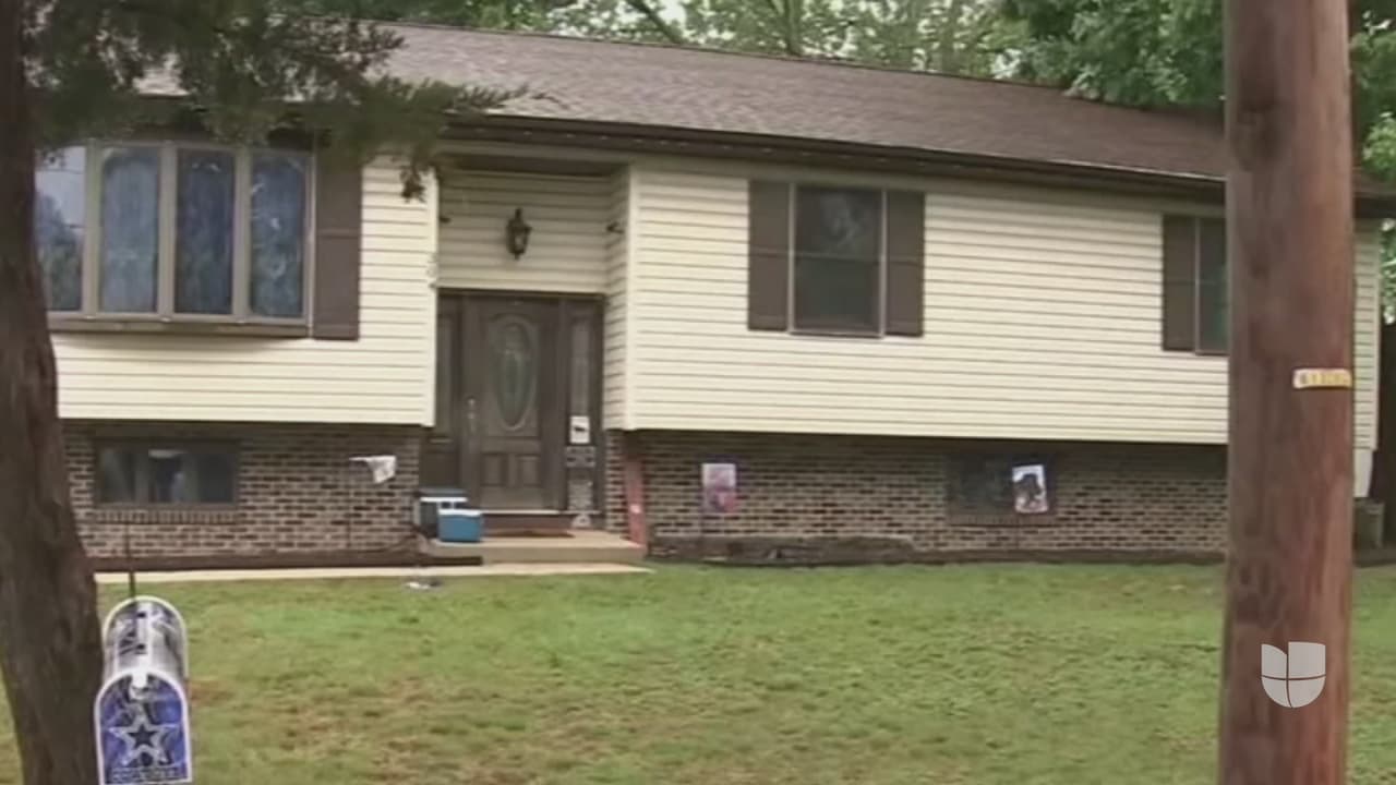 Una pareja fue detenida derivado de la denuncia. Fueron identificados como Brenda Spencer, de 38 años y Branndon Mosley de 41, aunque al principio no estaba claro el parentesco de los victimarios con la joven, después se reveló que se trata de su madre y su padrastro.