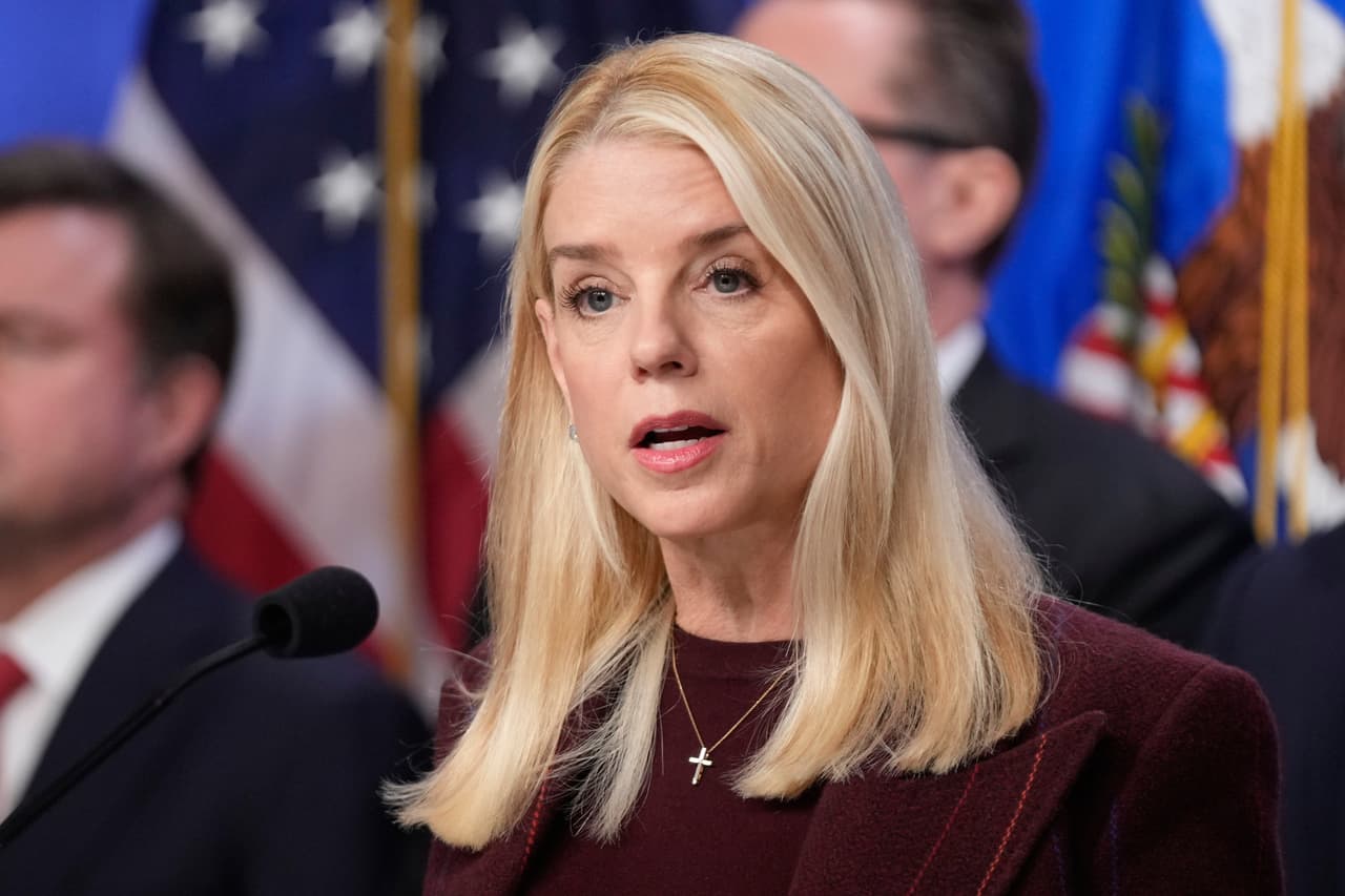 Trump destituye a Pam Bondi como fiscal general de Estados Unidos