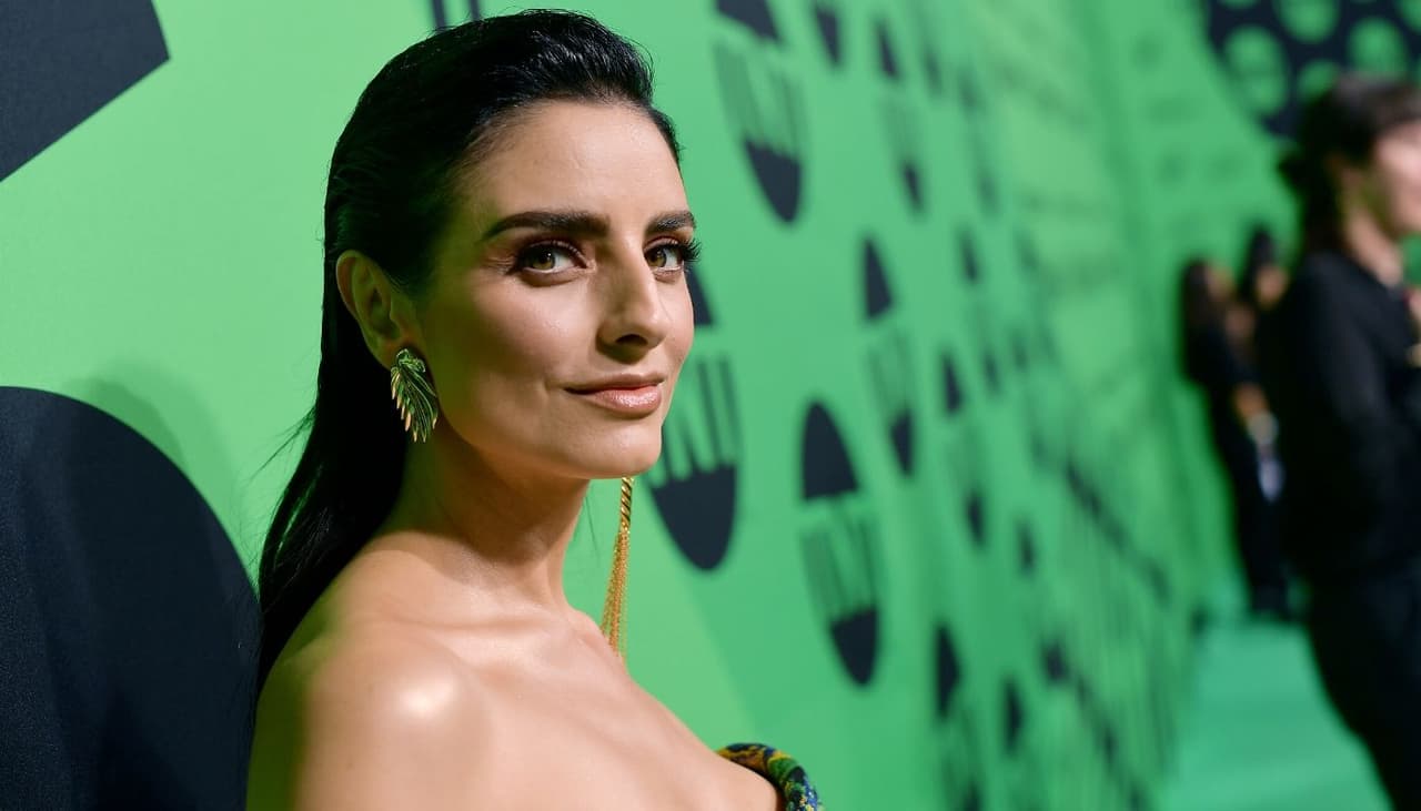 Aislinn Derbez se transformó en hombre con una app y sorpresivamente ¡no se parece a su papá!