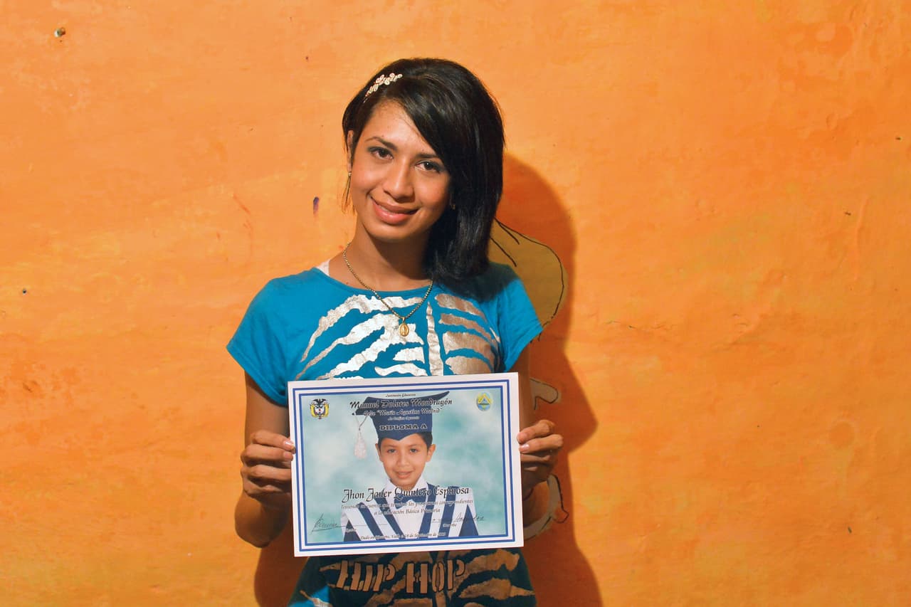 En
<b>Colombia</b> el debate sobre los niños y adolescentes transgénero comienza a dar resultados: a Gabriela Espinosa, nacida como Jhon Janer Quintero Espinosa, le permitieron llevar el uniforme femenino de su colegio.