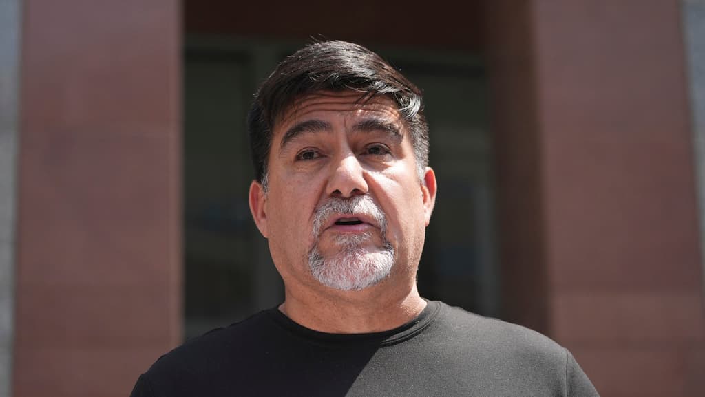 Fiscalía Federal pide retirar el cargo menor contra el líder sindical David Huerta en Los Ángeles