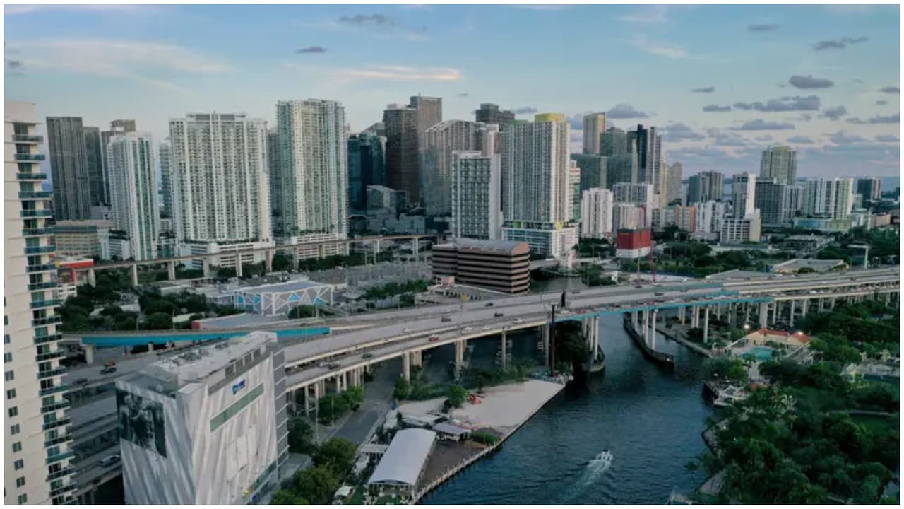 DeSantis anuncia una reducción de las tarifas de seguro de vivienda en Florida