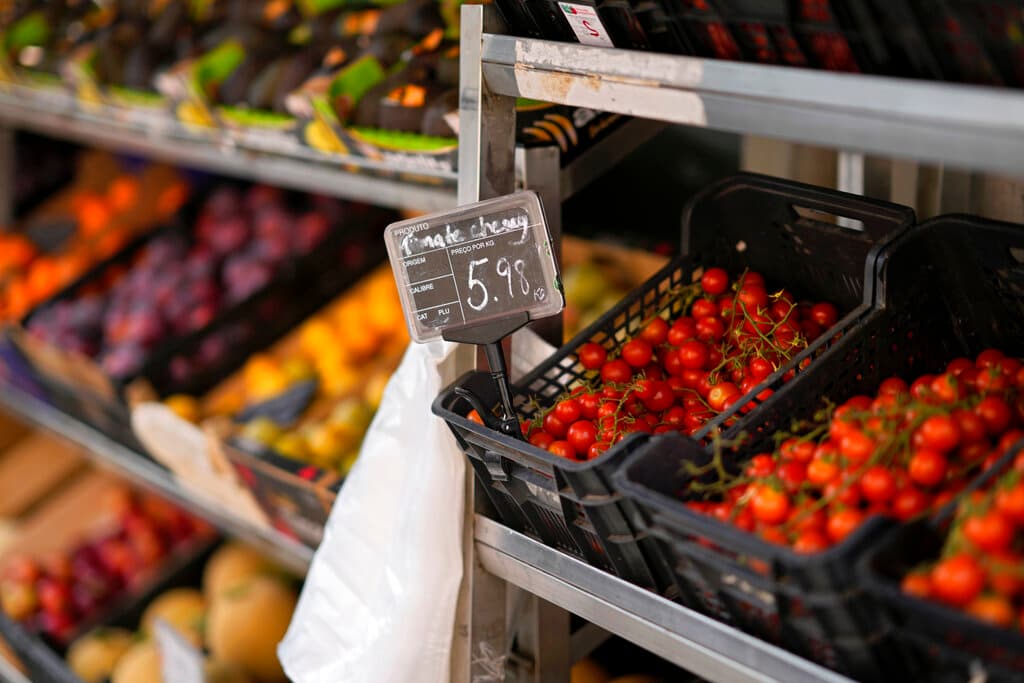 Para determinar cuáles son las ciudades donde más han subido los precios, WalletHub comparó 23 áreas metropolitanas principales en dos métricas clave relacionadas con el índice de precios al consumidor (IPC), indicador de referencia que mide la inflación.