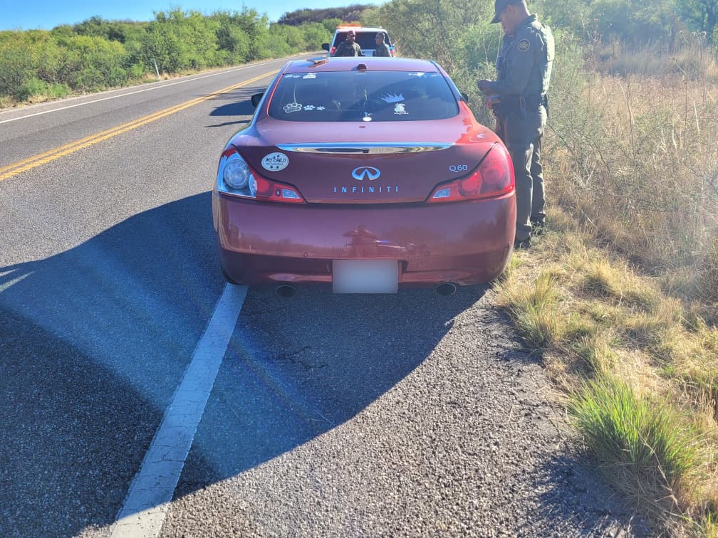 En Cochise detuvieron a una mujer de Glendale y un hombre de Queen Creek, que viajaban en un Infinity.