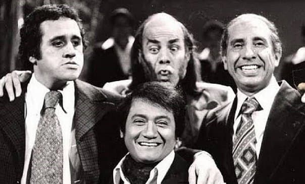 Alcanzó la fama en el programa ‘Ensalada de Locos’ aquí con Alejandro Suárez, Héctor Lechuga y el maestro Armando Manzanero.
<br>