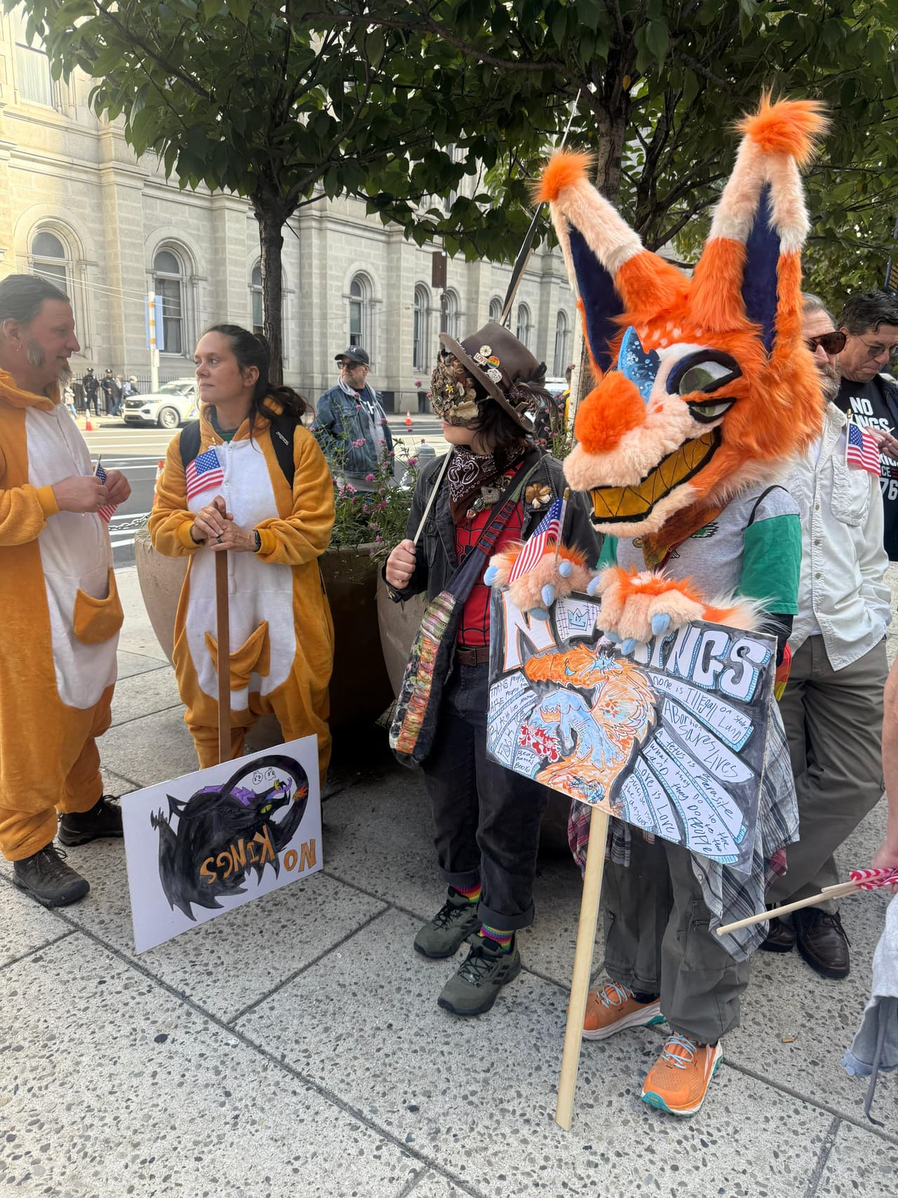 Algunos de los asistentes optaron por expresarse a través de disfraces.