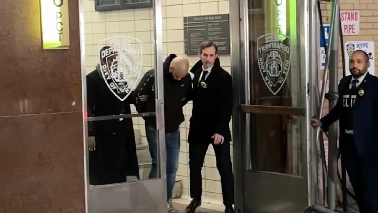 Arrestan al presunto asesino de madre dominicana apuñalada en su hogar en Harlem