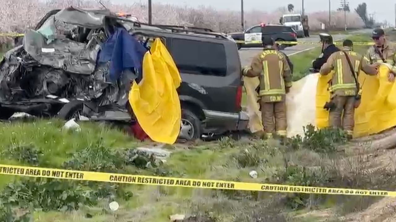 Tras el impacto
<a href="https://www.univision.com/local/fresno-kftv/siete-trabajadores-agricolas-pierden-vida-accidente-condado-madera">ocho personas perdieron la vida y solo una sobrevivió</a>.